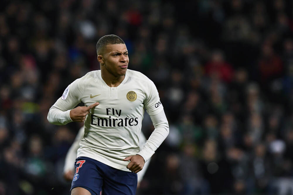 通过体检！巴萨离队第2人：18岁小将加盟巴黎 转会费800万